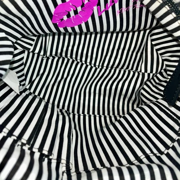Betsy Johnson Pink w”/Black & White Heart Pattern Handbag - Picture 4 of 4